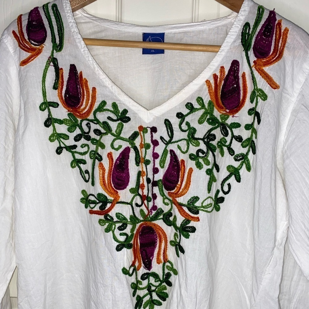 Unique Bohemian Floral Embroidered White Tunic Top Size XL